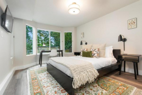 Madison Park Seattle with Outdoor Private Garden and Grill 1BR 1BA